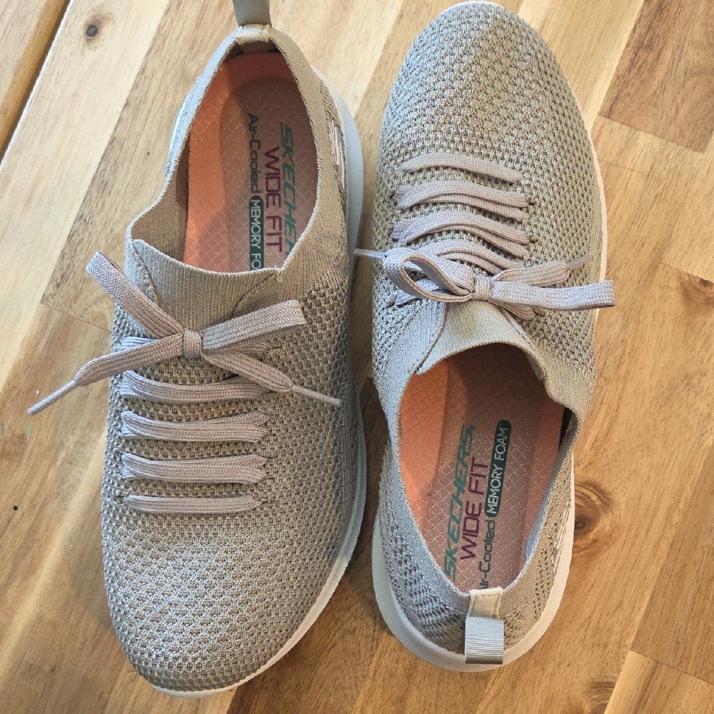Skechers Women's Gray Knit Lace-Up Sneakers